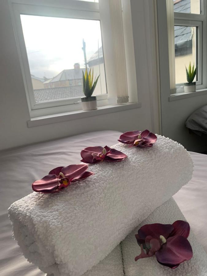 Ak Serviced Apartments - Exclusive Two-Bedroom Apartment Cardiff Eksteriør bilde